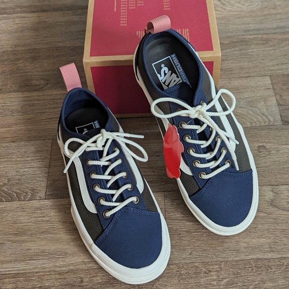 NIB Vans Sentry Old Skool Sneaker Waxed Canvas Navy Forest Women Size 8 - Picture 2 of 8